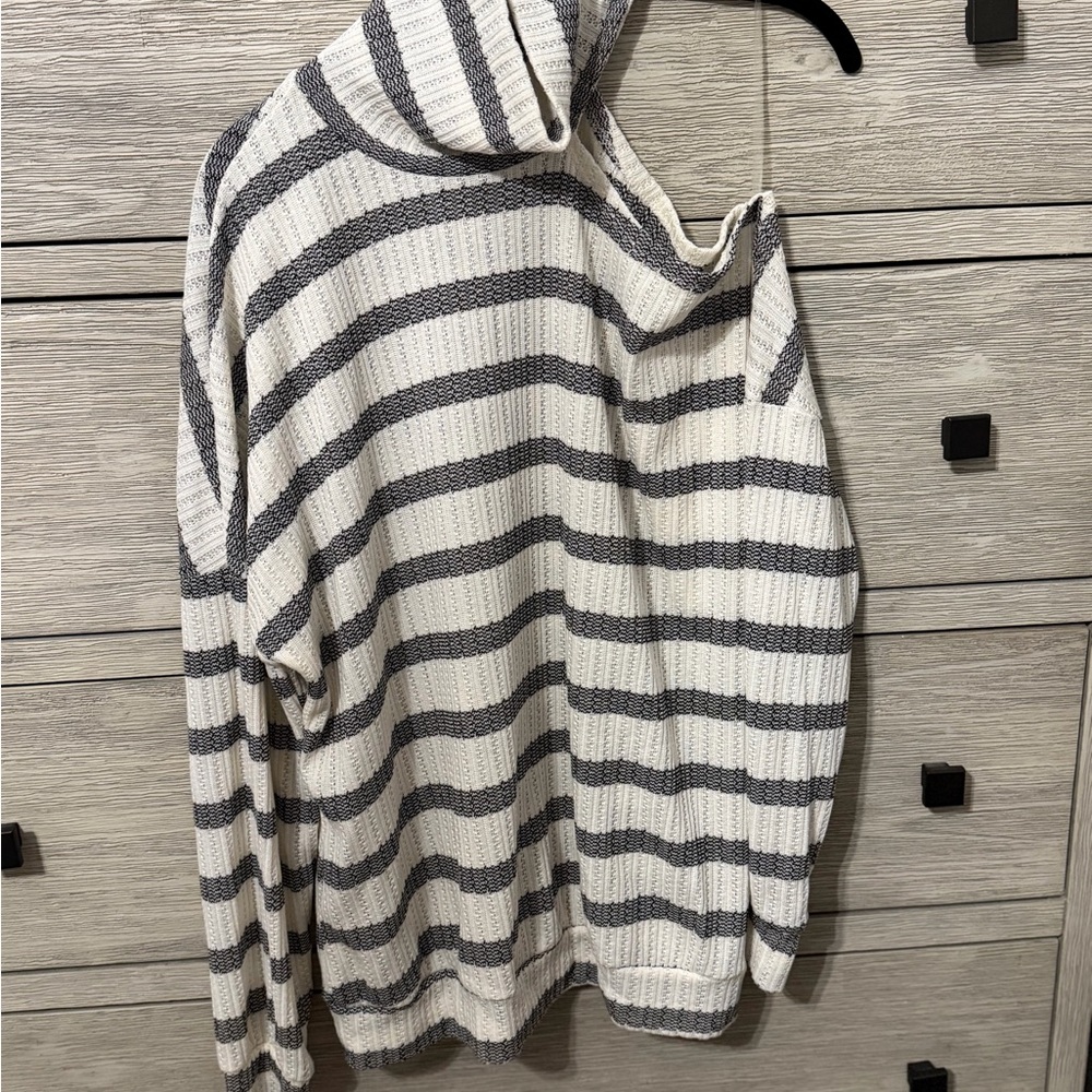 Lightweight Turtleneck Sweater